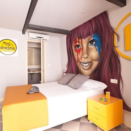 Ryans Budget Ibiza Town Exterior photo